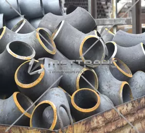 Отвод магистрального трубопровода в Пскове